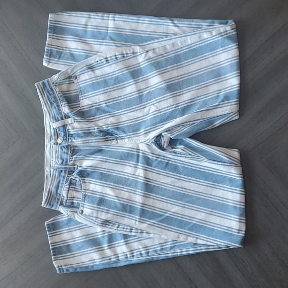 American Eagle Mom Jeans - Picture 13 of 14